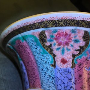 Une paire de vases en porcelaine de Chine famille rose aux dames dans un jardin Yongzheng — photo 27
