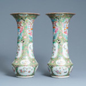 Une paire de vases en porcelaine de Chine famille rose de Canton, 19ème — photo 2