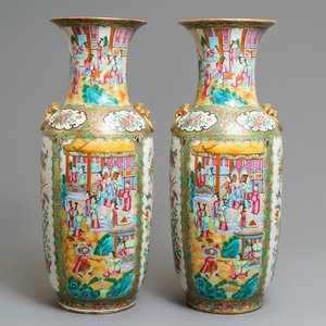 Une paire de vases en porcelaine de Chine famille rose de Canton, 19ème — photo 3
