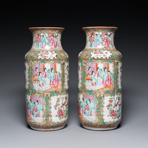 Une paire de vases en porcelaine de Chine famille rose de Canton et une paire de pots couverts en bleu et blanc, 19ème — photo 2