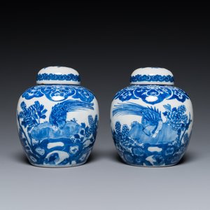 Une paire de vases en porcelaine de Chine famille rose de Canton et une paire de pots couverts en bleu et blanc, 19ème — photo 8