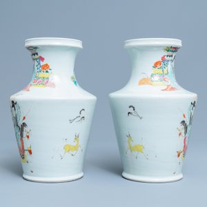 Une paire de vases en porcelaine de Chine famille rose de style Yongzheng, 19/20ème — photo 2