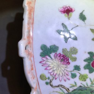 Une paire de vases en porcelaine de Chine famille rose et faux marbre, Qianlong — photo 31