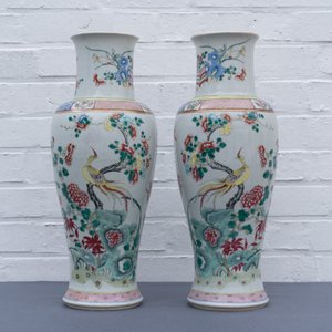 Une paire de vases en porcelaine de Chine famille rose et une en bleu et blanc, 19ème — photo 11