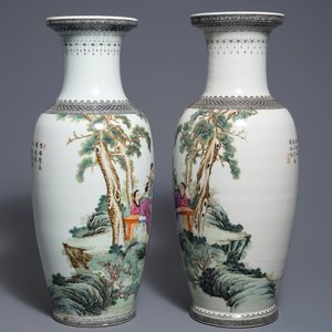 Une paire de vases en porcelaine de Chine famille rose, marque de Qianlong, 20ème — photo 4