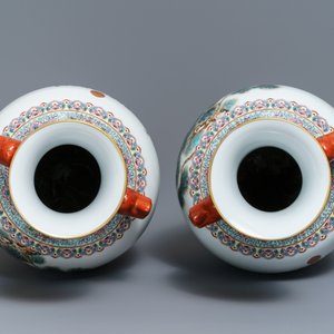 Une paire de vases en porcelaine de Chine famille rose, marque de Qianlong, République, 20ème — photo 5