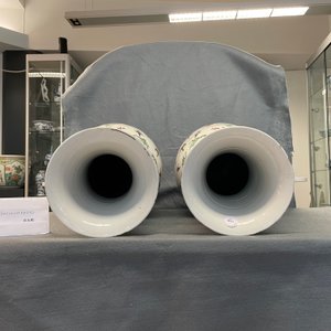Une paire de vases en porcelaine de Chine famille rose, marque et époque de Tongzhi — photo 9