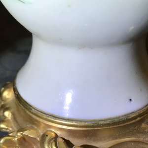 Une paire de vases en porcelaine de Chine famille rose montés comme candelabres, Yongzheng — photo 11
