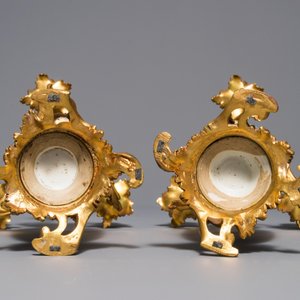 Une paire de vases en porcelaine de Chine famille rose montés comme candelabres, Yongzheng — photo 5