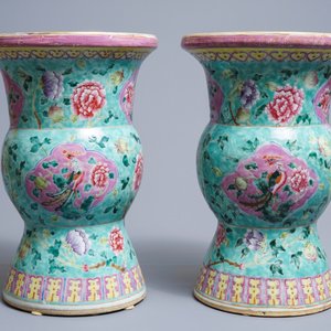 Une paire de vases en porcelaine de Chine famille rose pour le marché Straits ou Peranakan, 19ème — photo 3