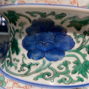 Une paire de vases en porcelaine de Chine famille verte à décor d'animaux mythiques, Kangxi — photo 16