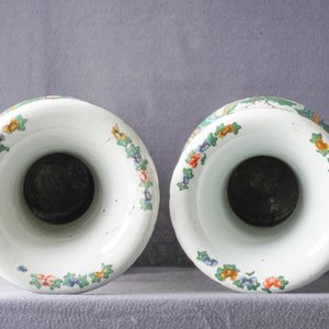 Une paire de vases en porcelaine de Chine famille verte de Canton, 19ème — photo 11