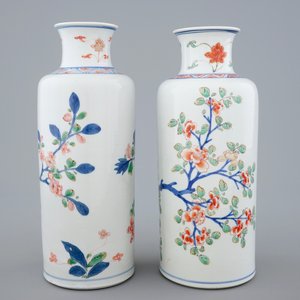 Une paire de vases en porcelaine de Chine famille verte de type rolwagen, Kangxi — photo 2