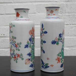 Une paire de vases en porcelaine de Chine famille verte de type rolwagen, Kangxi — photo 7
