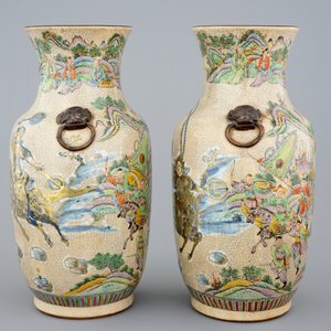 Une paire de vases en porcelaine de Chine famille verte sur craquelé, Nankin, 19ème — photo 4