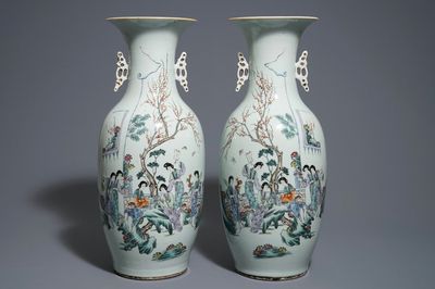 Une paire de vases en porcelaine de Chine qianjiang cai, 19/20ème