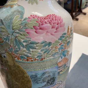 Une paire de vases en porcelaine de Chine qianjiang cai, 19/20ème — photo 45