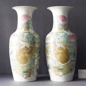 Une paire de vases en porcelaine de Chine qianjiang cai, 19/20ème — photo 7