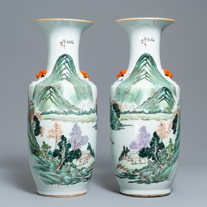 Une paire de vases en porcelaine de Chine qianjiang cai à décor de paysages, 19/20ème — photo 1