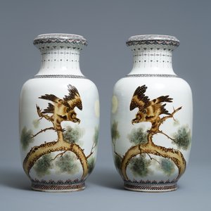 Une paire de vases en porcelaine de Chine, signées Cheng Yiting (1885-1948), datées 1931 — photo 1