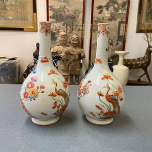 Une paire de vases en porcelaine de Chine surdécorée aux Pays-Bas de style Kakiemon, Kangxi — photo 8
