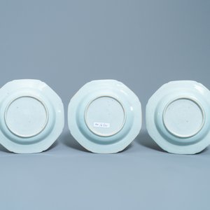 Une paire de vases et six assiettes en porcelaine de Chine famille rose à décor 'feuille de tabac', Qianlong — photo 5