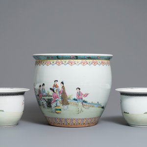 Une paire de vases et trois jardinières en porcelaine de Chine, République, 20ème — photo 11