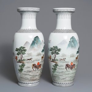 Une paire de vases et trois jardinières en porcelaine de Chine, République, 20ème — photo 3