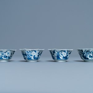 Une paire de vases, un plat en forme de lotus et quatre bols en porcelaine de Chine en bleu et blanc, Kangxi — photo 10