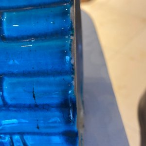 Une paire de vases, une paire de lions et un porte-chapeau en porcelaine de Chine monochrome bleu et turquoise, 19/20ème — photo 15