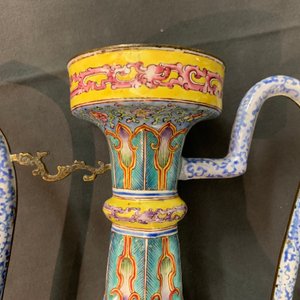 Une paire de verseuses couvertes en émaux de Canton pour le marché islamique, Qianlong/Jiaqing — photo 26