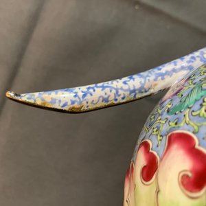 Une paire de verseuses couvertes en émaux de Canton pour le marché islamique, Qianlong/Jiaqing — photo 29