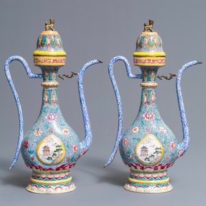 Une paire de verseuses couvertes en émaux de Canton pour le marché islamique, Qianlong/Jiaqing — photo 4