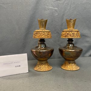 Une paire de verseuses de type 'duomuhu' en argent et cuivre doré, Tibet, 19ème — photo 10
