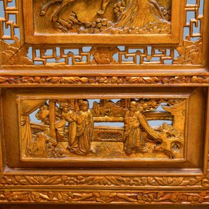 Une paire d'écrans en bois sculpté et doré pour le marché Straits ou Peranakan, 19ème — photo 11