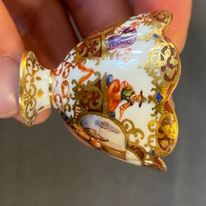 Une paire d'encriers couverts en porcelaine de Meissen à décor 'Kauffahrtei', Allemagne, 18ème — photo 11