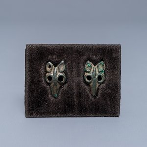 Une paire d'ornements en bronze, Chine, Tang — photo 1