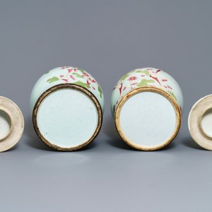 Une paire et un vase individuel en porcelaine de Chine famille rose, 19ème — photo 6