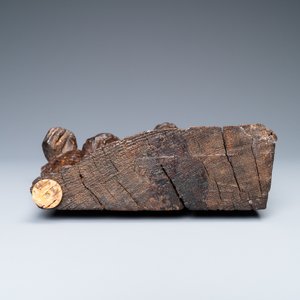 Une partie d'un groupe en chêne sculpté représentant 'L'adoration des mages', Vallée du Rhin, vers 1520 — photo 6