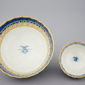 Une partie d'un service à thé en porcelaine de Chine bleu et blanc aux paysages, Qianlong, 18ème — photo 20