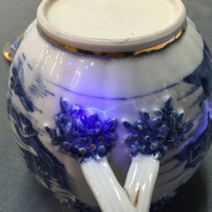 Une partie d'un service à thé en porcelaine de Chine bleu et blanc aux paysages, Qianlong, 18ème — photo 28