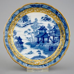 Une partie d'un service à thé en porcelaine de Chine bleu et blanc aux paysages, Qianlong, 18ème — photo 9