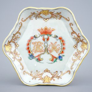 Une partie d'un service à thé en porcelaine de Chine famille rose et doré, Qianlong, 18ème — photo 8