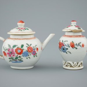 Une partie d'un service à thé miniature pour enfants en porcelaine de Chine famille rose, Qianlong, 18ème — photo 6
