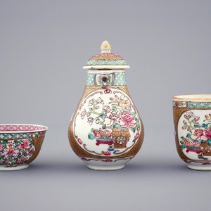 Une partie d'une service à thé en porcelaine de Chine famille rose et doré, Yongzheng, 1723-1735 — photo 7