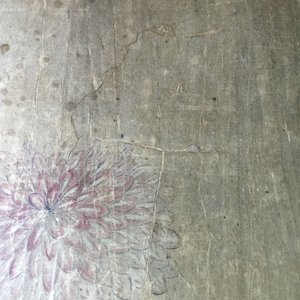 Une peinture rouleau sur papier figurant un ensemble floral, Chine, 18/19ème — photo 12