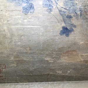 Une peinture rouleau sur papier figurant un ensemble floral, Chine, 18/19ème — photo 9