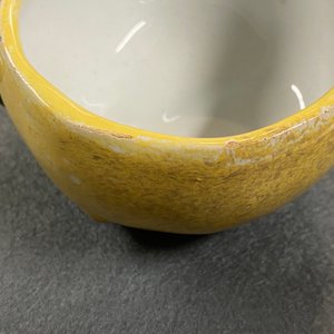 Une petite terrine couverte en forme de pomme en faïence polychrome, France, 18ème — photo 15