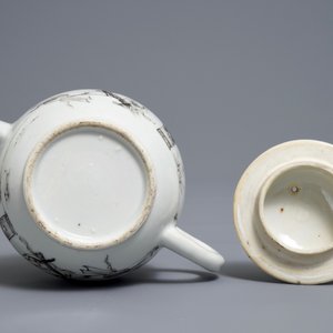 Une petite théière couverte en porcelaine de Chine grisaille, Qianlong — photo 6