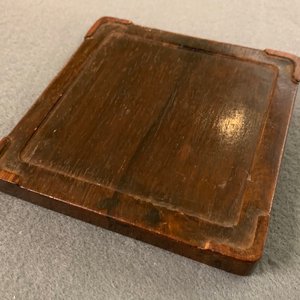 Une pierre à encre 'duan' au couvercle et socle en bois à inscription, Chine, 19/20ème — photo 24